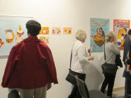 Ausstellungsbesucher im Kulturhaus Karlshorst