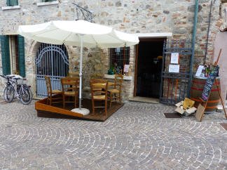 In der Weinschenke l'Enoteca di Arqu&agrave;