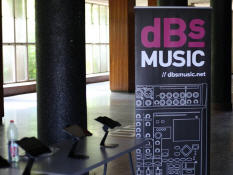 Begr&uuml;&szlig;ung der Studenten